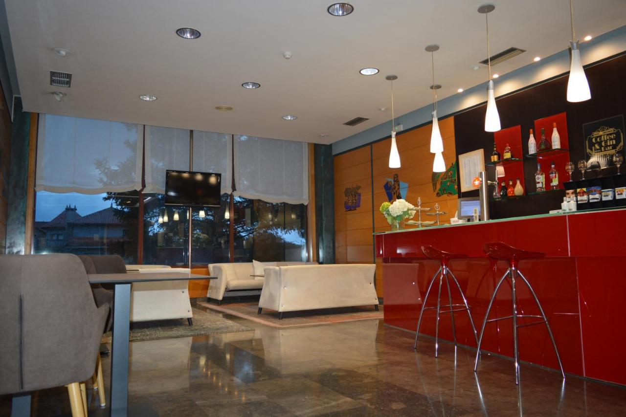 Ruta Jacobea Hotel Лавакоя Екстериор снимка